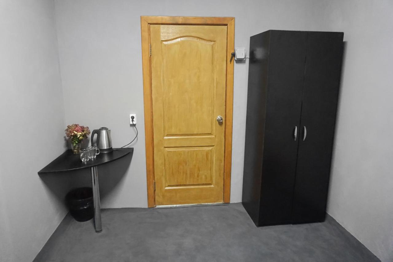Black Wood Kyiv Exterior foto
